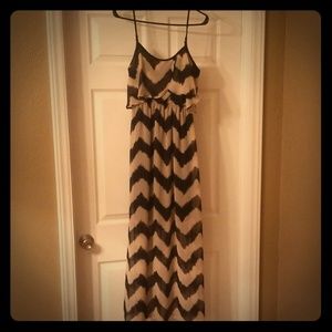 Tan & black chevron maxi dress no boundaries sz s